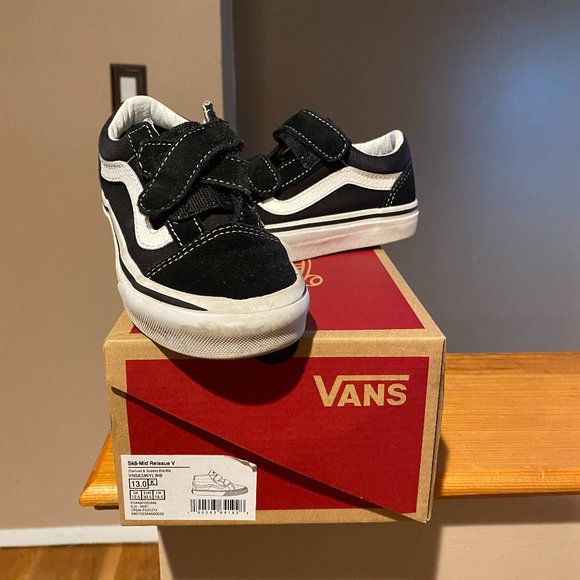 Vans Kids Old Skool V Black/White Kids Size 11 - Picture 2 of 9